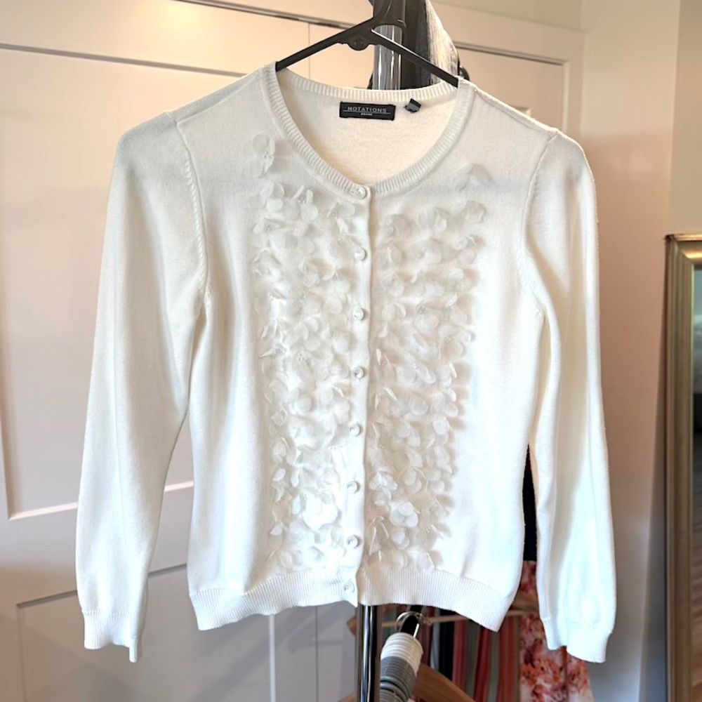 Floral Appliqué Cardigan Sweater in Cream/Light Tan - Petite Small (EUC)